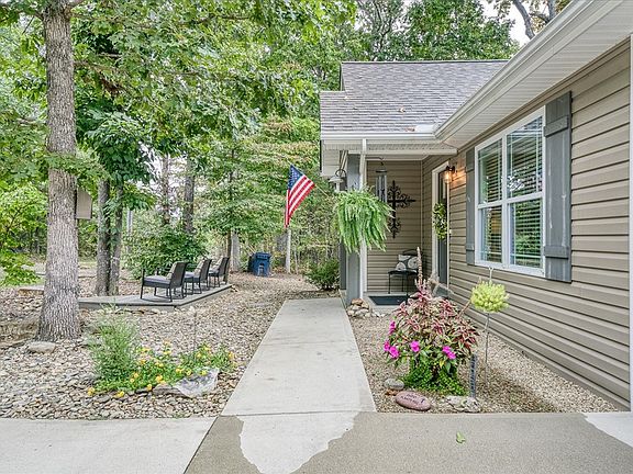 2nd image of 109 Groat Dr