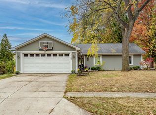7727 Sunderland Dr, Fort Wayne, IN 46835