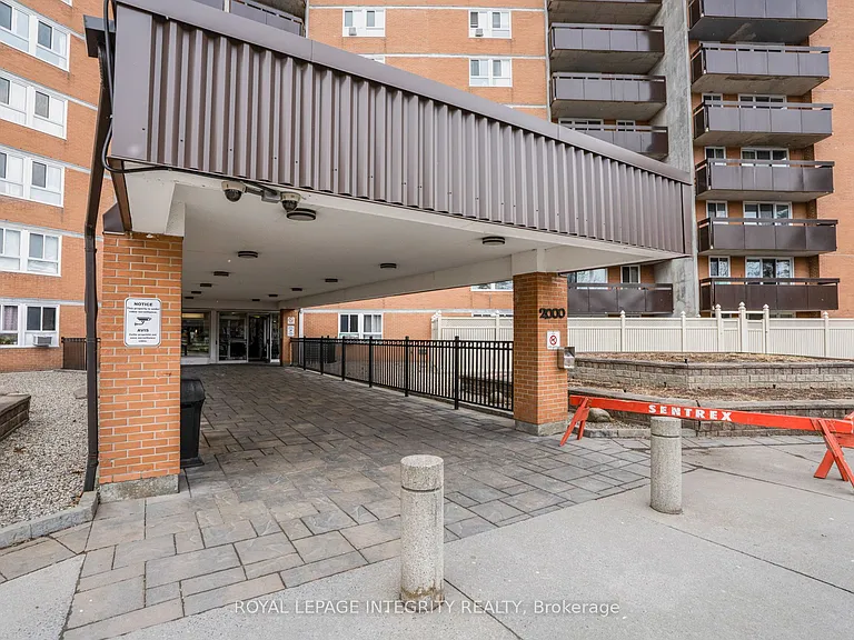 2000 Jasmine Cres #1110 — Photo 27
