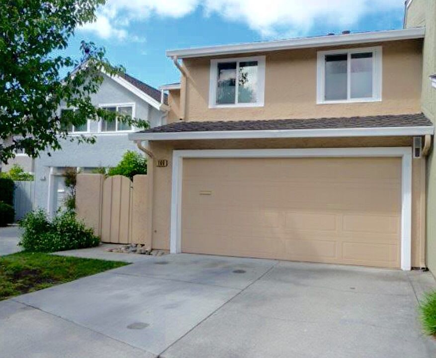 1st image of 109 Amber Oak Ct