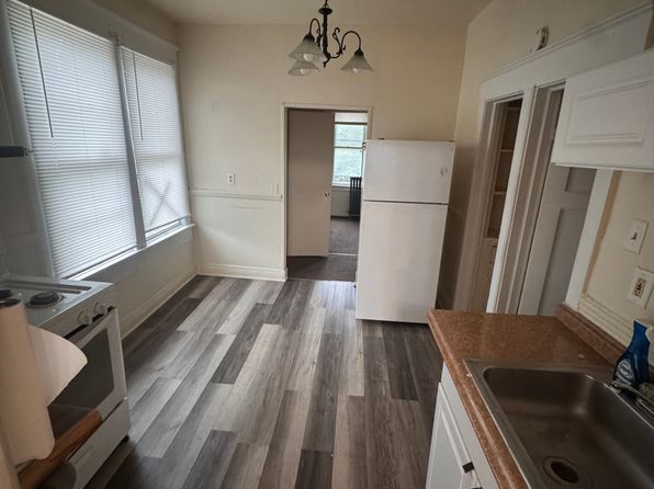 1021 E Wright St #3