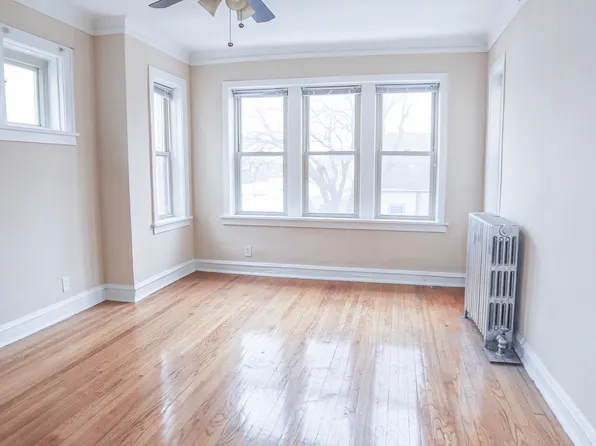 3946 W Roscoe St APT 3C, Chicago, IL 60618