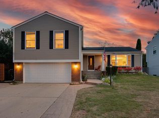 103 Memphis Pl, Vernon Hills, IL