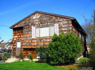 79 Bedell St, Freeport, NY 11520