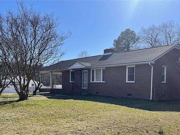 5th image of 1408 Davis Ln