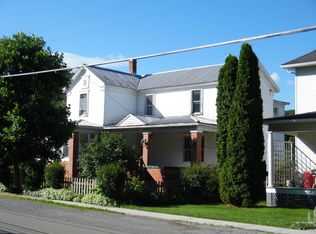 906 9th St, Marlinton, WV
