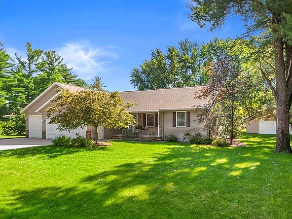 2nd image of 1010 WOODLAND COURT