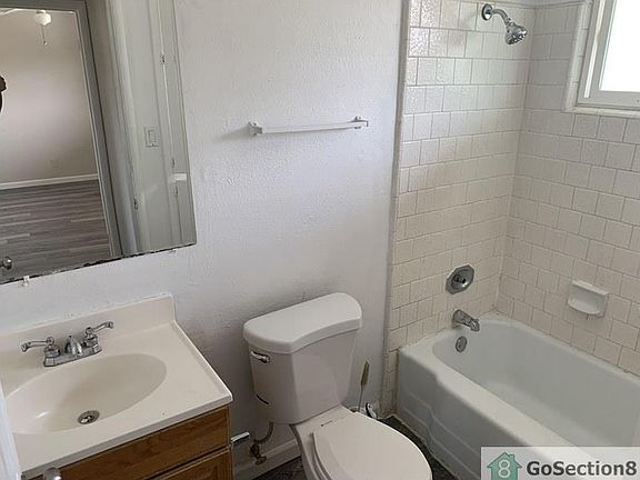 5th image of 2401 Marconi Ave #0