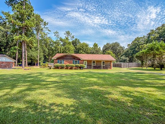 4th image of 1605 Forest Ln