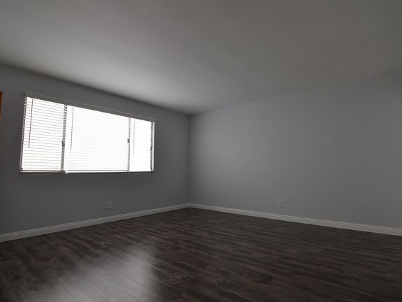 4th image of 919 N Genesee Ave APT 3