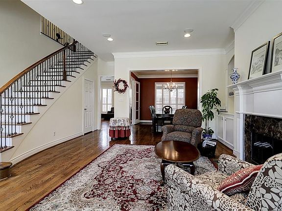 4th image of 1410 E Hilshire Park Dr