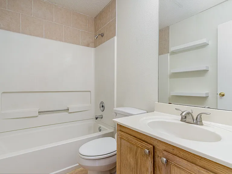 1810 Cedar Ridge Dr — Photo 25