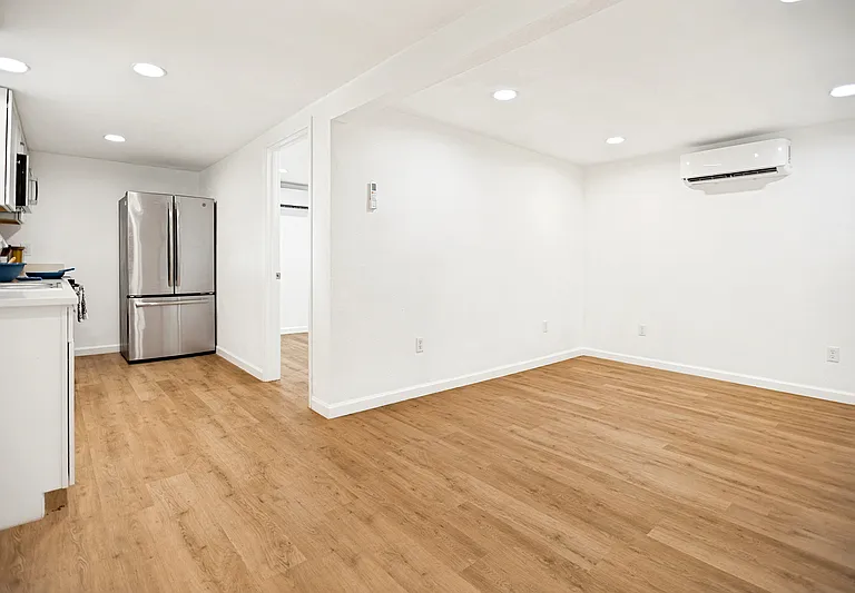 905 W Abram St #5 — Photo 4