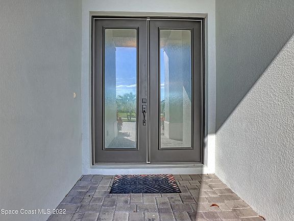 3rd image of 8111 Barrosa Cir