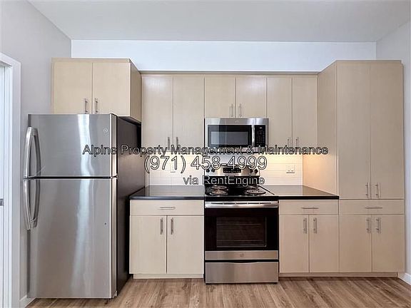 4th image of 1415 SE Pardee St #307