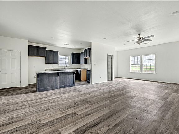 4th image of 1023 S Benchmark Ln