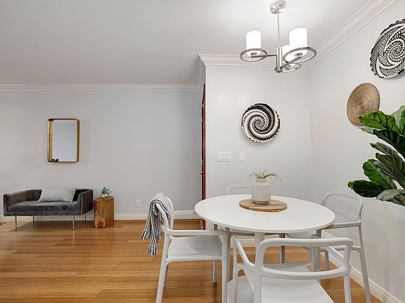 3rd image of 1154 S Barrington Ave #1