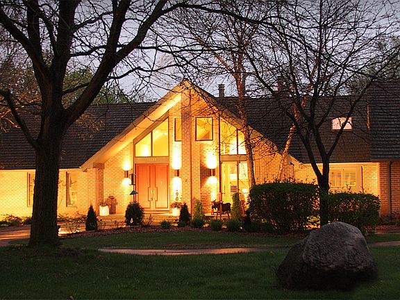 2nd image of 19395 Waterford Pl