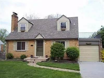 3963 Raceview Ave photo 1