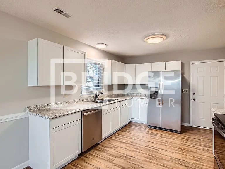 7201 Canyon Dr — Photo 8
