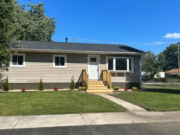 438 E 28th Ave, Lake Station, IN 46405