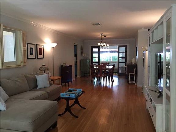 2nd image of 1405 Obispo Ave