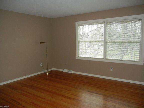 3rd image of 3405 Laurel Glenn Dr