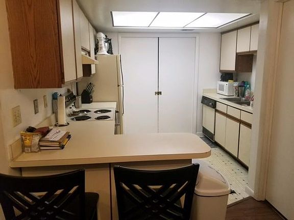 2nd image of 518 Glenn Regis Way