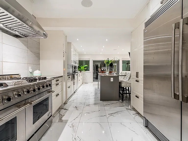 6446 Marine Dr — Photo 18