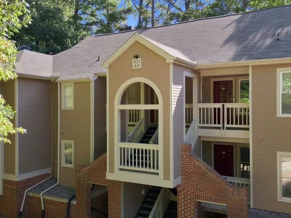 101 Marbury Ct, Cary, NC 27513