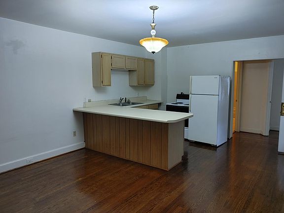 3rd image of 813 Apperson Dr APT 1