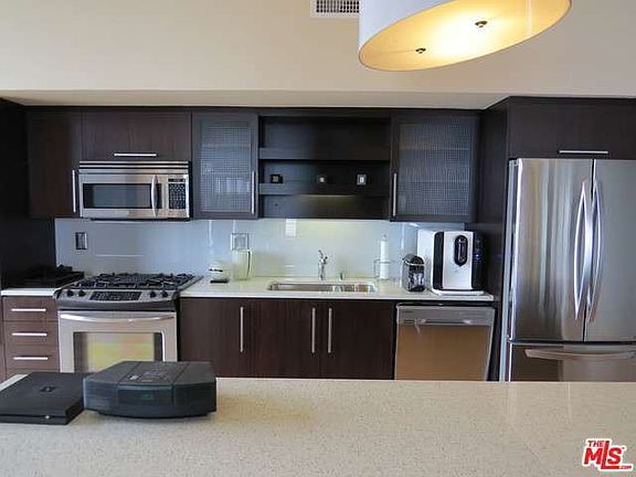 4th image of 1100 S Hope St APT 1402