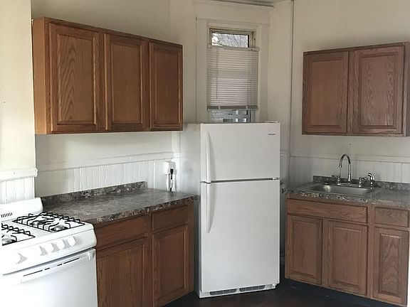 5th image of 14 Dana Ave #1
