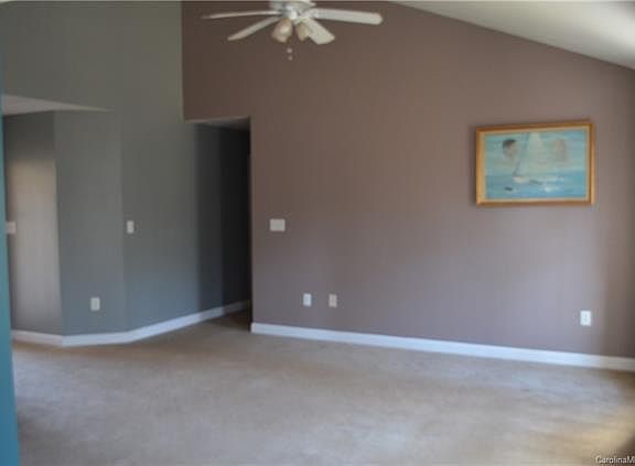 3rd image of 3318 Winchester Ln
