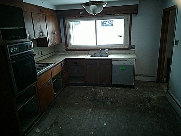 2nd image of 1534 Conkling Ave