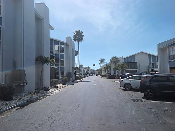 5th image of 320 Medallion Blvd APT D