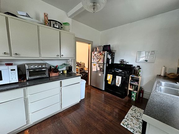 3rd image of 341 W 6th Ave