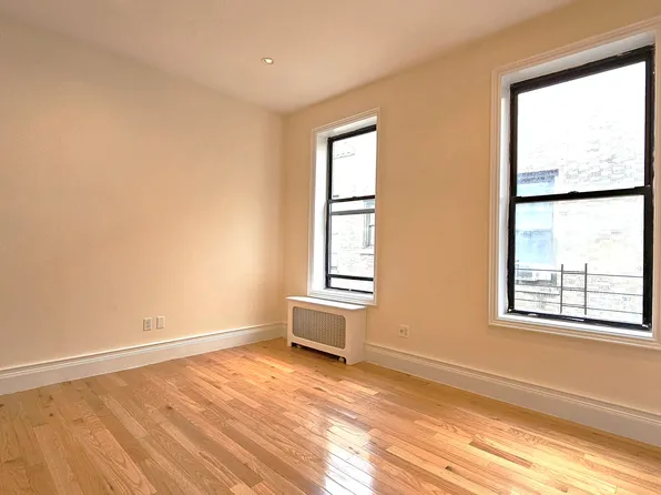 300 Fort Washington Avenue image 7 of 10