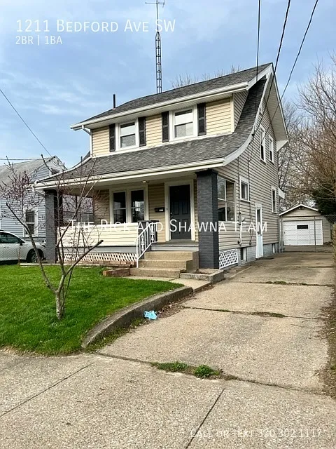 1211 Bedford Ave SW photo 1
