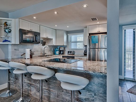 5th image of 770 Sundial Ct Unit 402