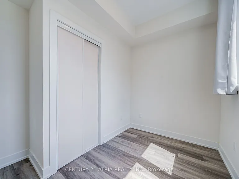 1 Bond Cres #1 — Photo 20