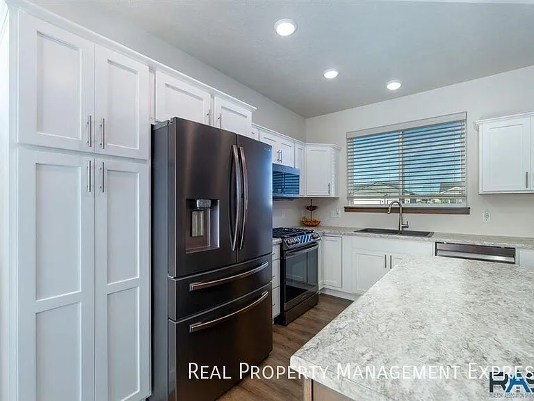 5316 S Eastwind Ave — Photo 6