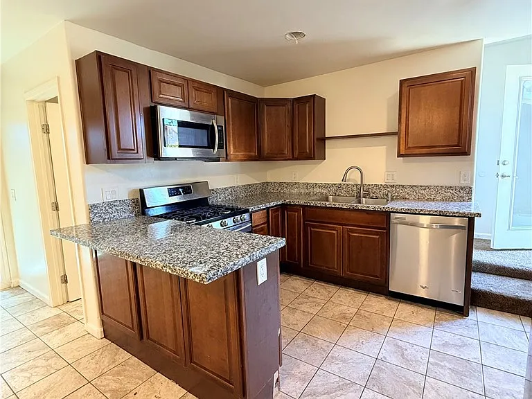 145 Park Ave — Photo 2