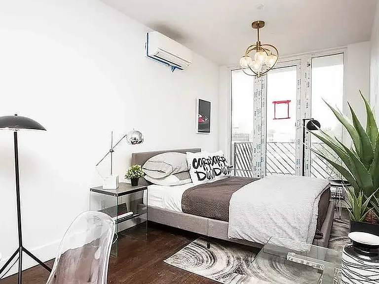 980 Halsey St #7C — Photo 4