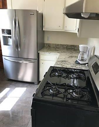 3rd image of 8122 Green St