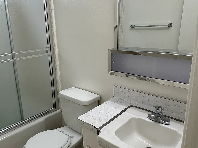 1009 N Hayworth Ave #4 — Photo 16