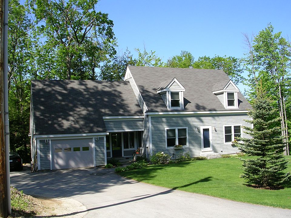 Beautifully landscaped yard 