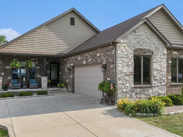 1244 Brandywine Rd, Crown Point, IN 46307