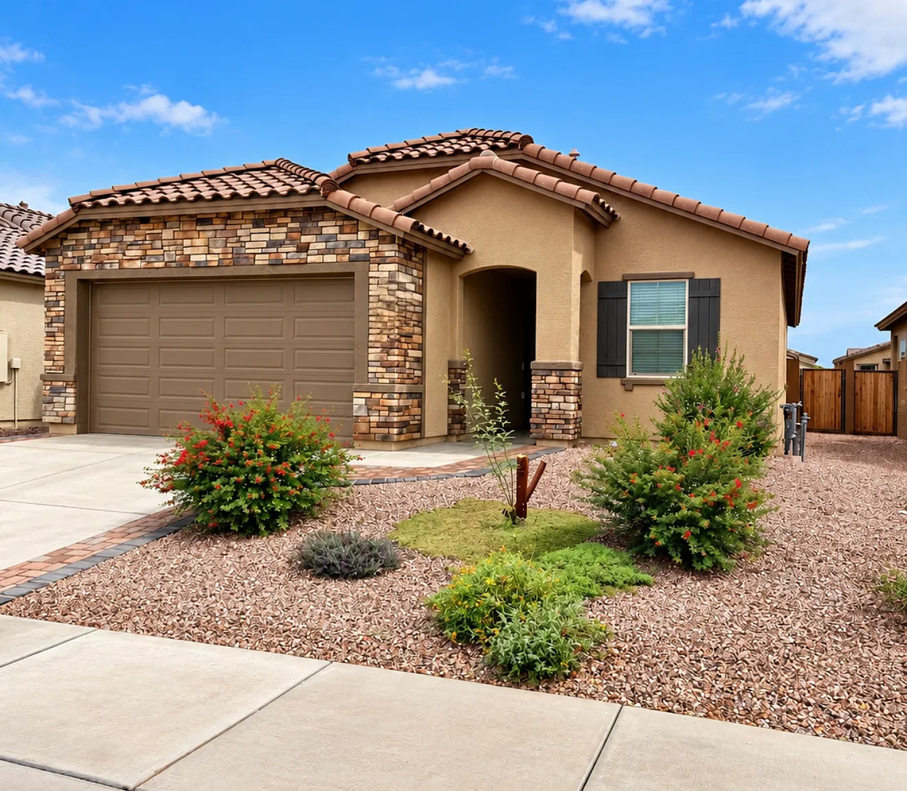 W Washburn St, Marana — Photo 1