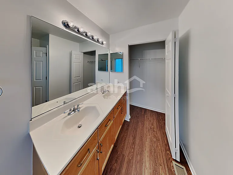 3131 Melbourne Ln — Photo 13